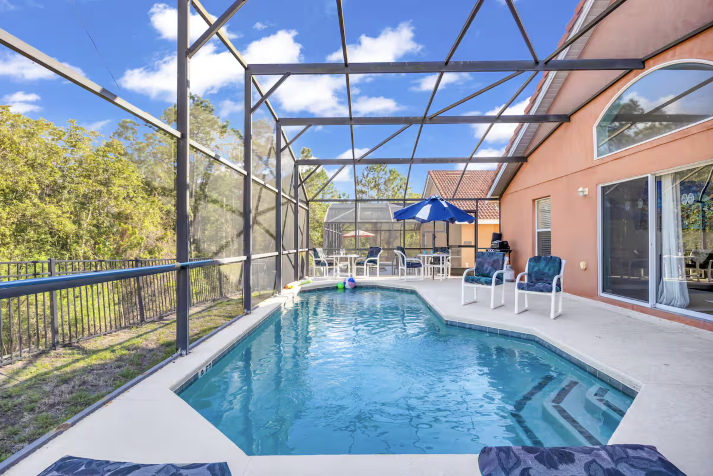 Family fun 4 bdrm, w pool and GR 554