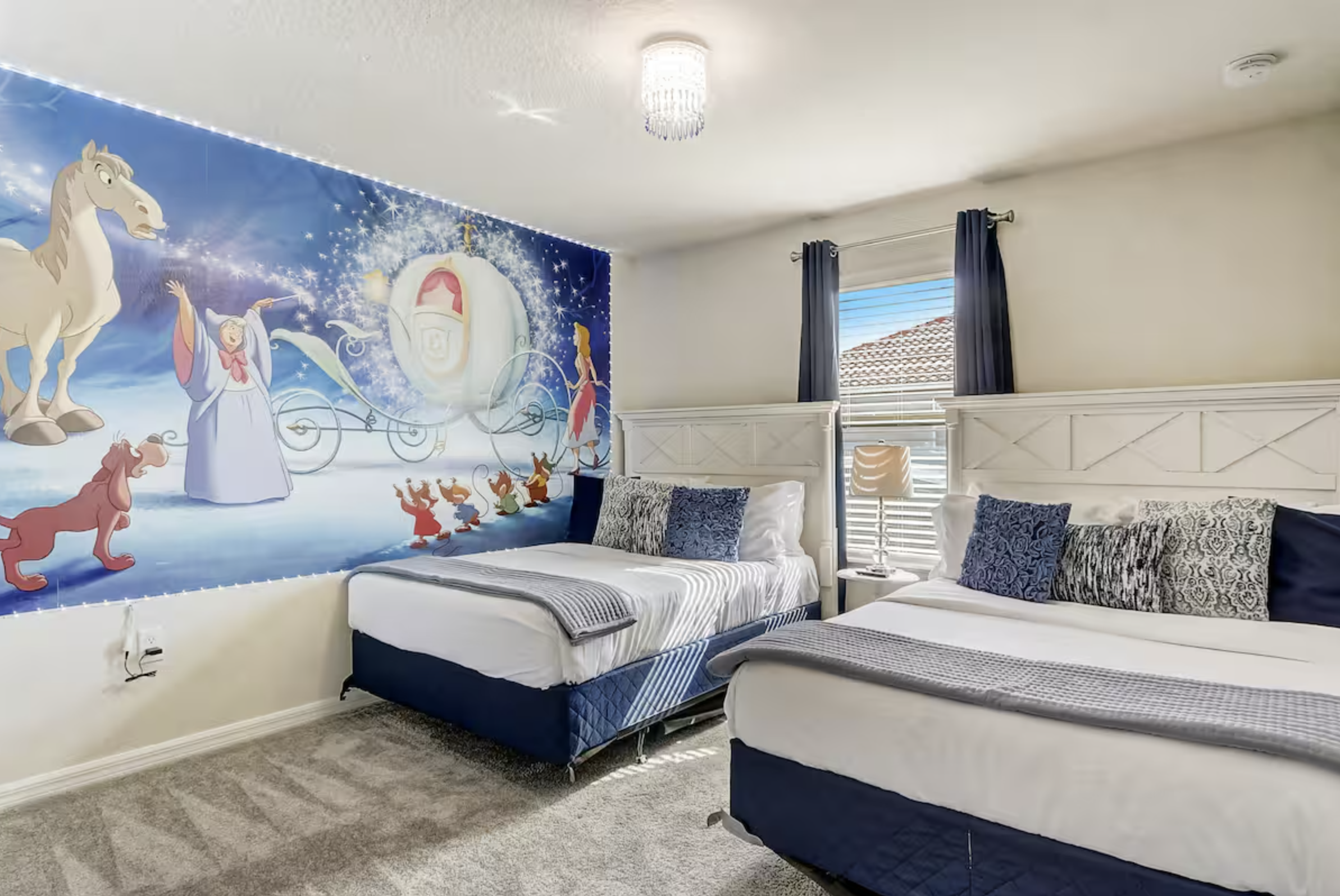 Amazing! 7bdrm,3400sf,760sf pool&gameroom 5477