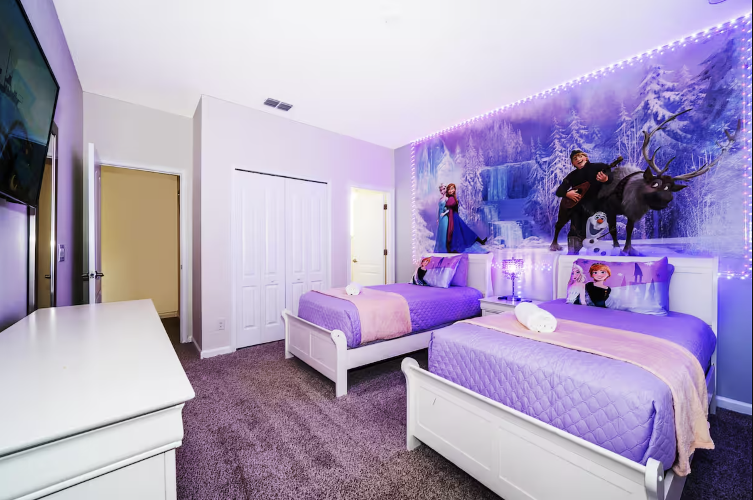 7bdrm/13 beds/4000+sf/Theme Rms, GameRm, pool,4047